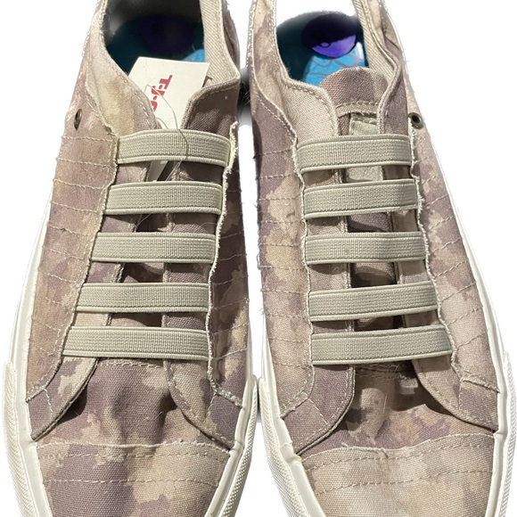 Blowfish Ladies Slip ons - Picture 2 of 3